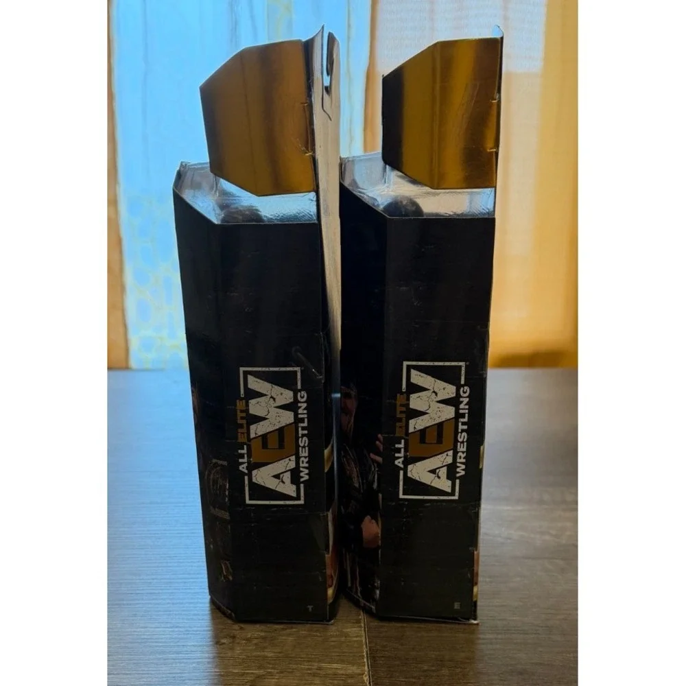 AEW Unrivaled Series 7 The Young Bucks Matt & Nick Jackson Action Figure Set